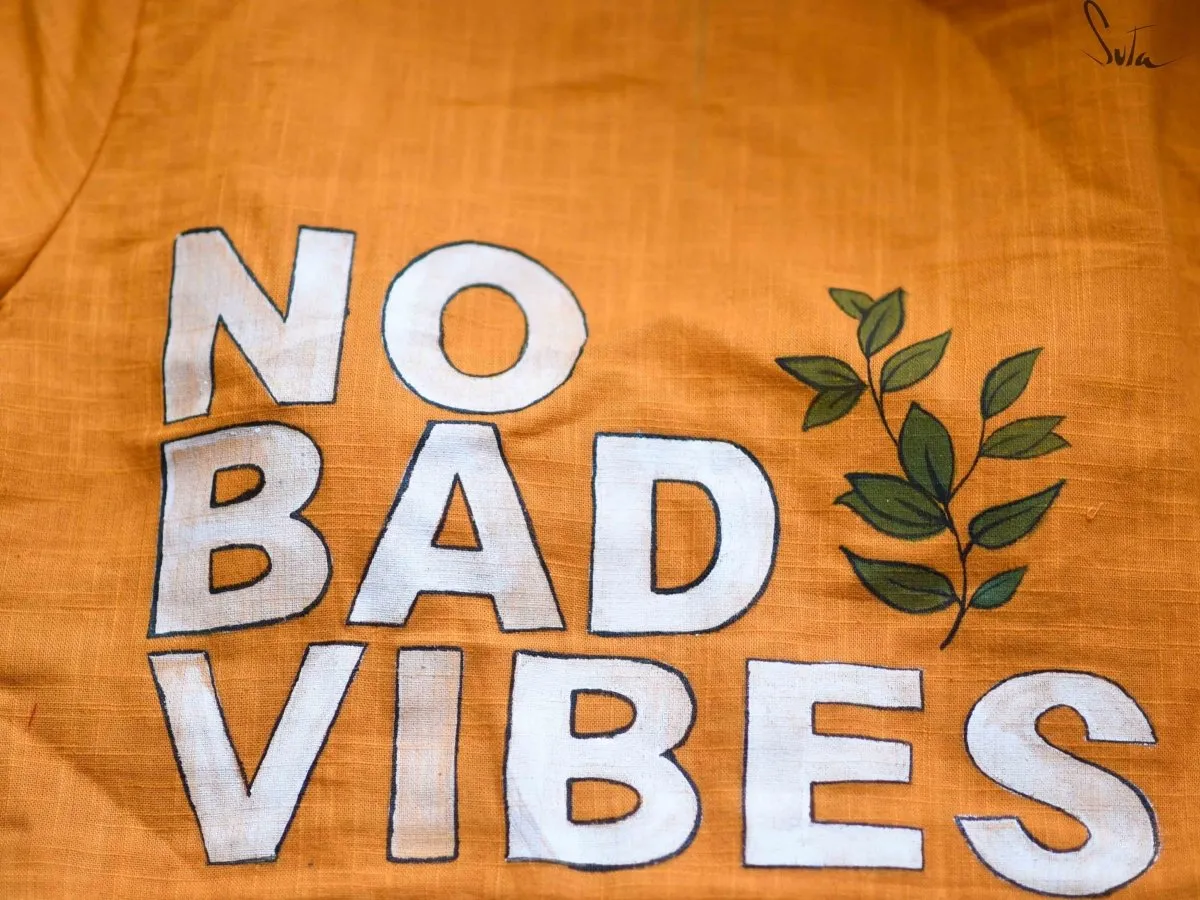 No bad vibes (Blouse)